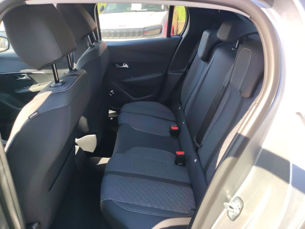 Peugeot 208 nuova a Latina (12)