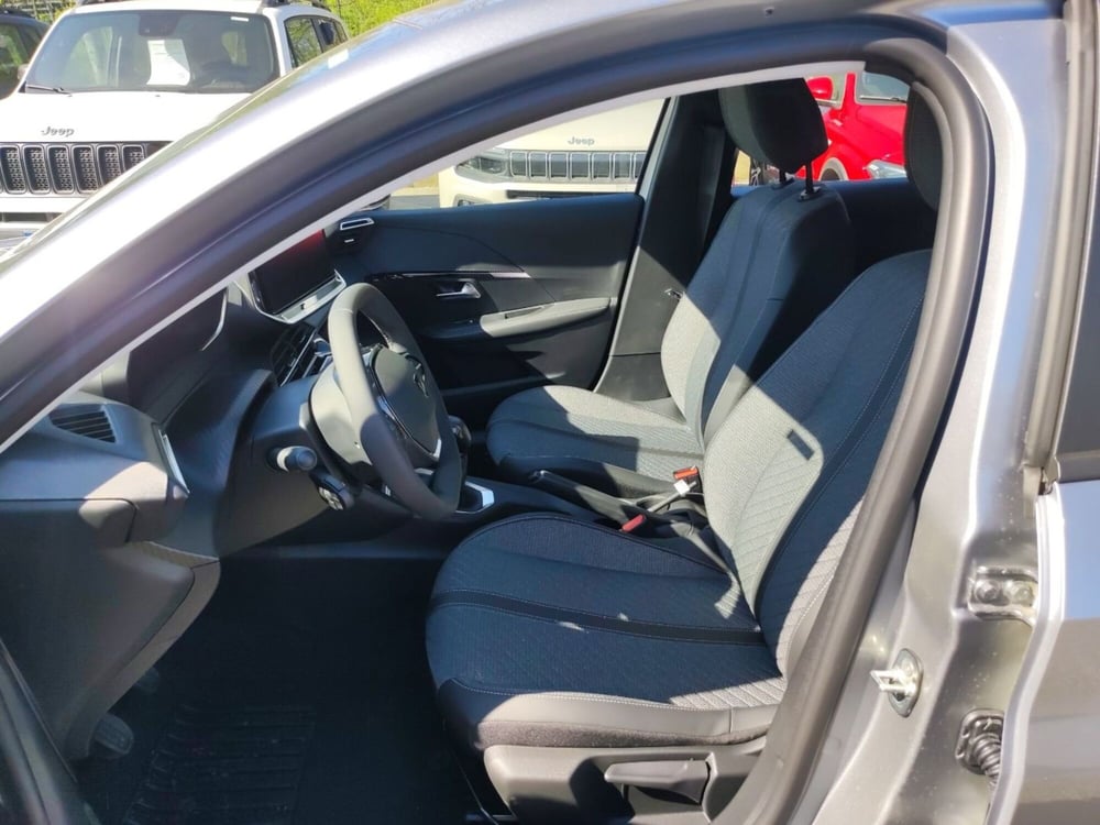 Peugeot 208 nuova a Latina (13)