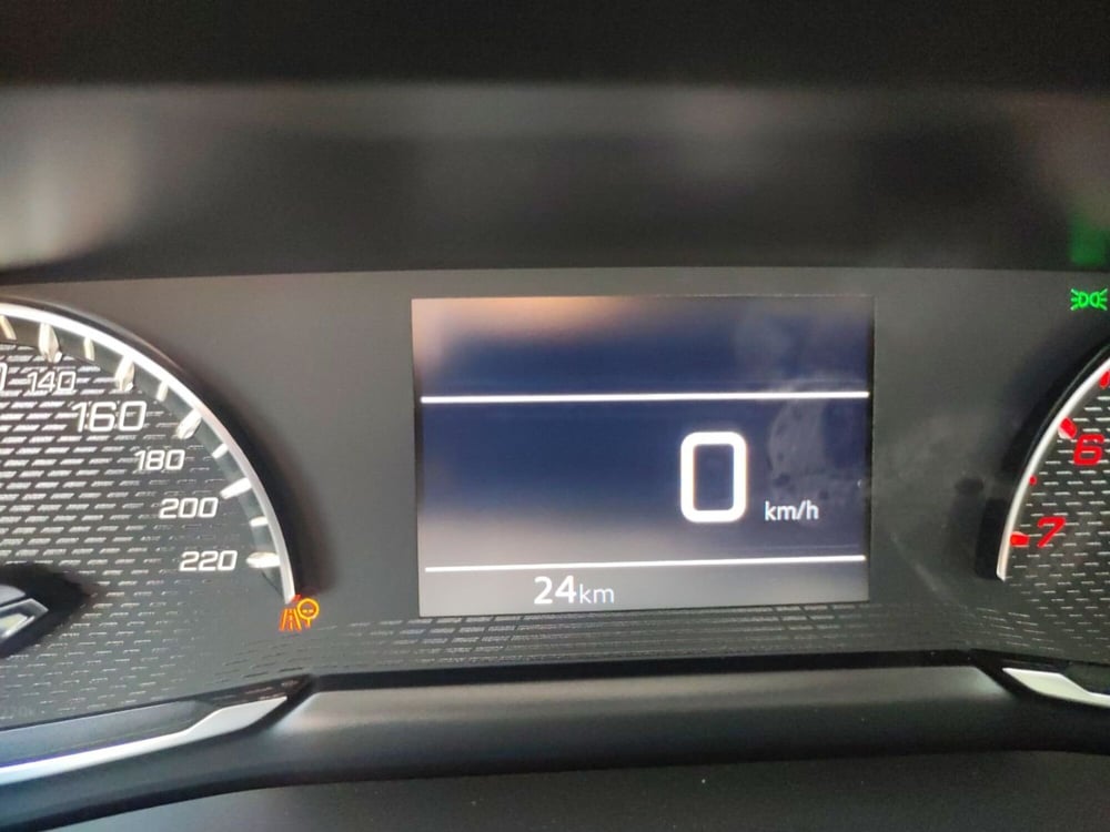 Peugeot 208 nuova a Latina (14)