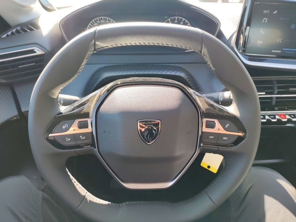 Peugeot 208 nuova a Latina (15)