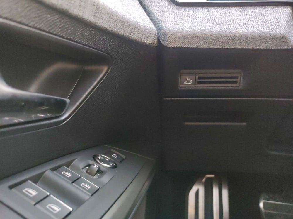 Peugeot 3008 nuova a Latina (12)