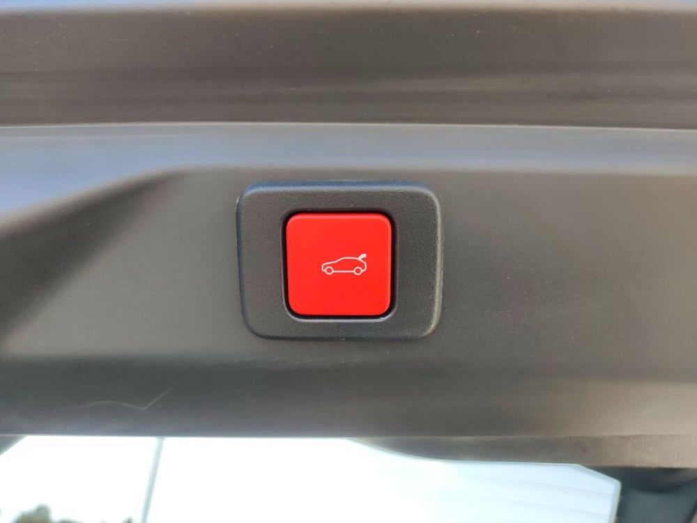 Peugeot 3008 nuova a Latina (9)