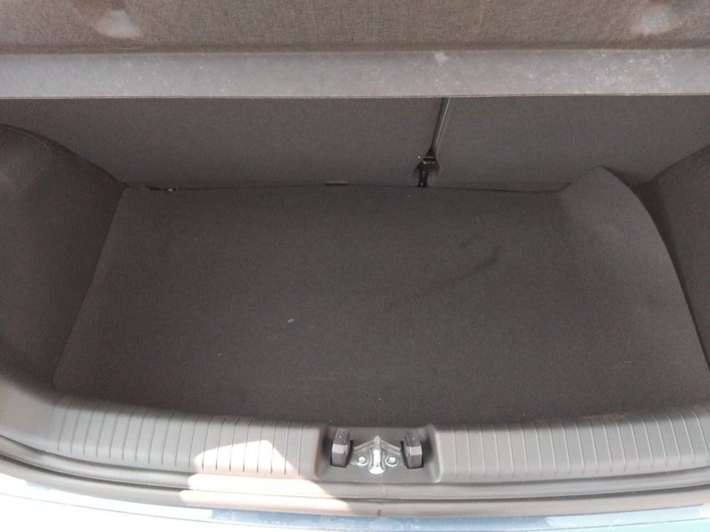Hyundai i10 nuova a Roma (10)