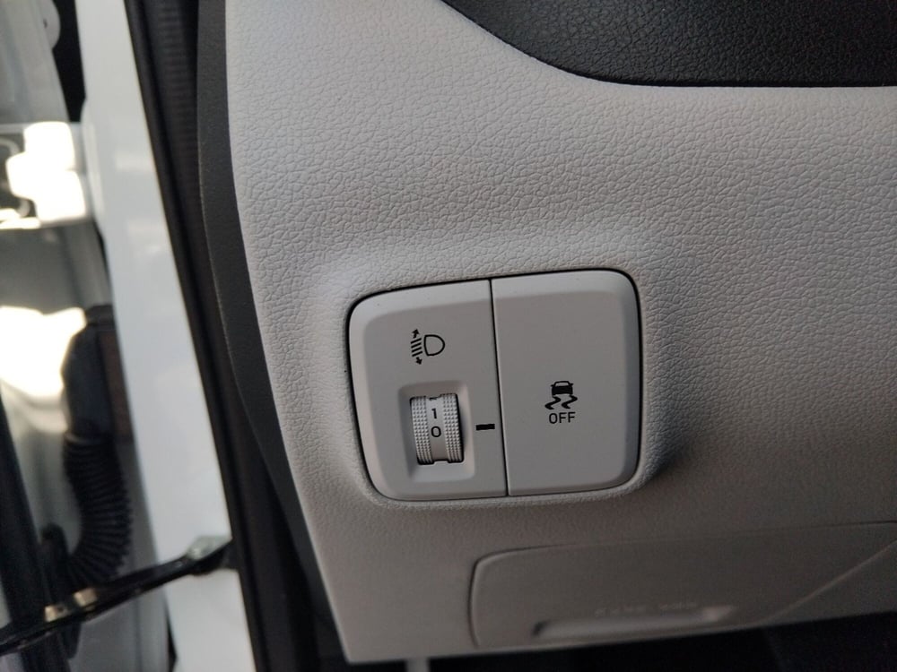 Hyundai i10 nuova a Roma (14)