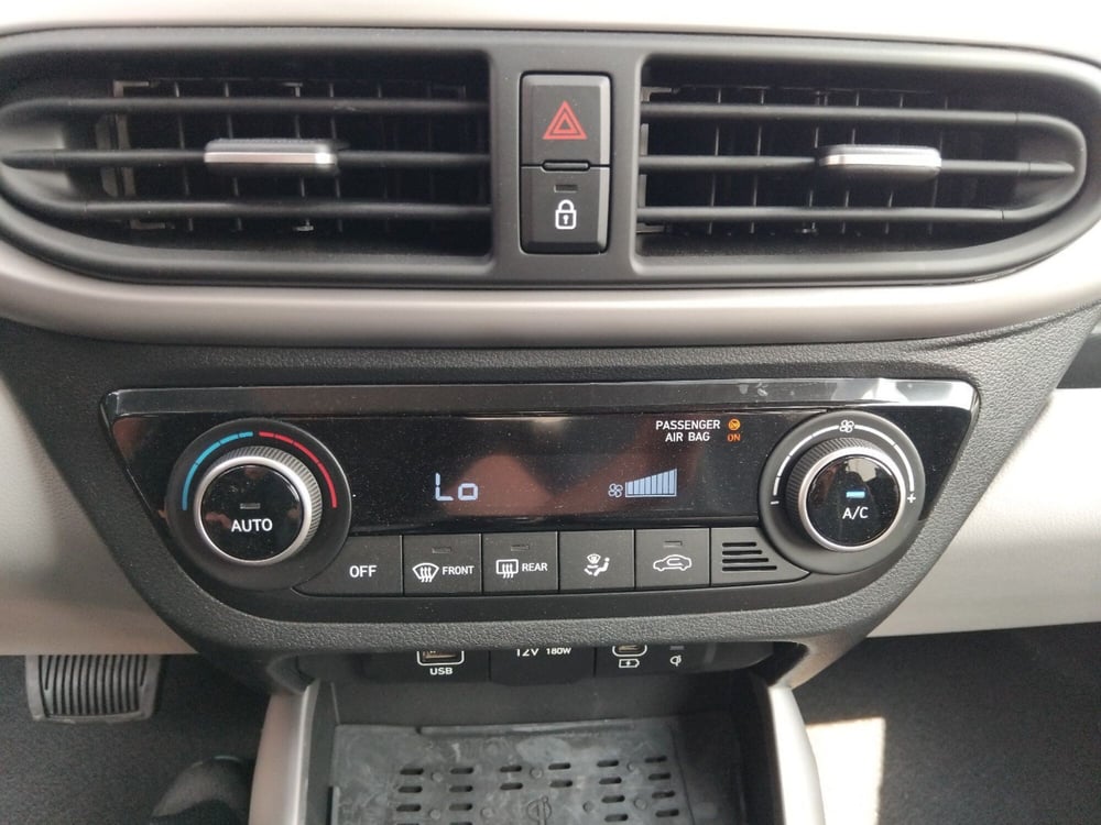 Hyundai i10 nuova a Roma (18)