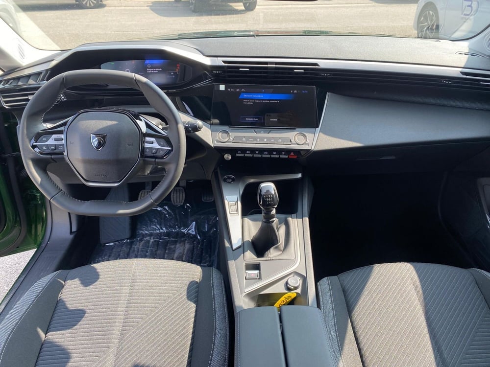 Peugeot 308 nuova a Milano (13)