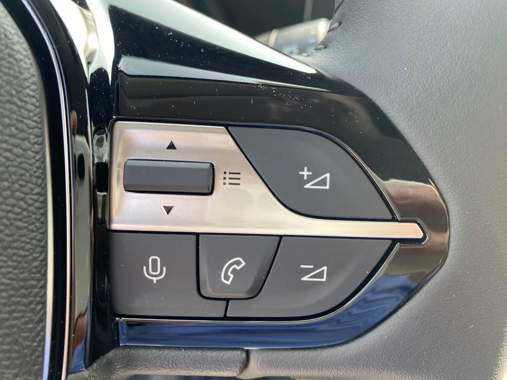 Peugeot 308 nuova a Milano (16)