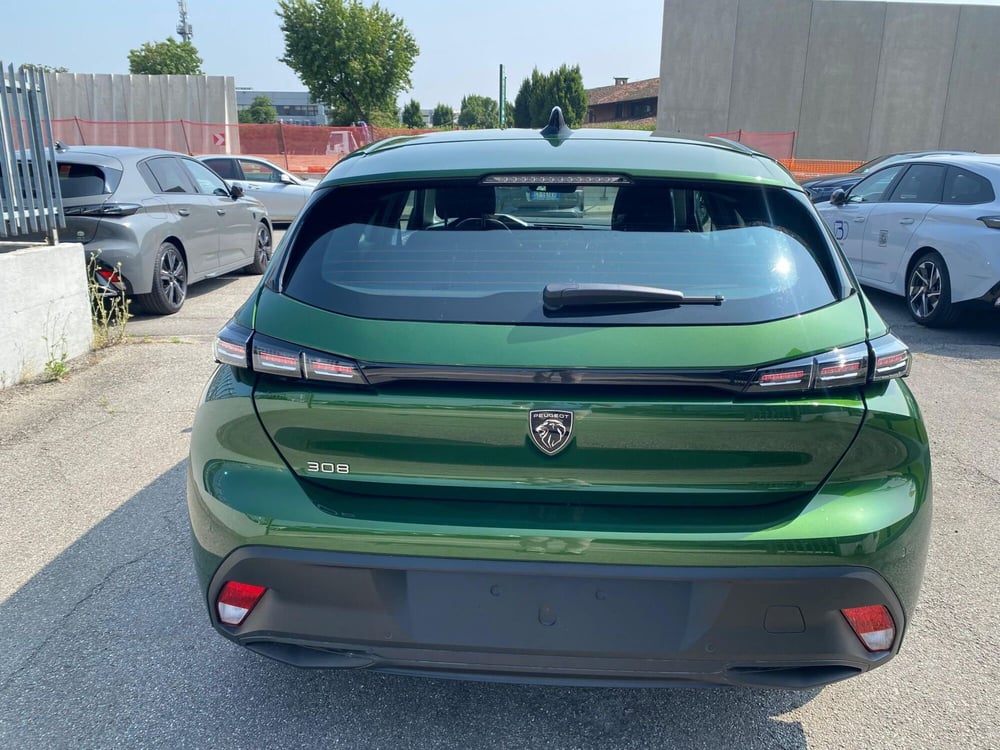 Peugeot 308 nuova a Milano (4)