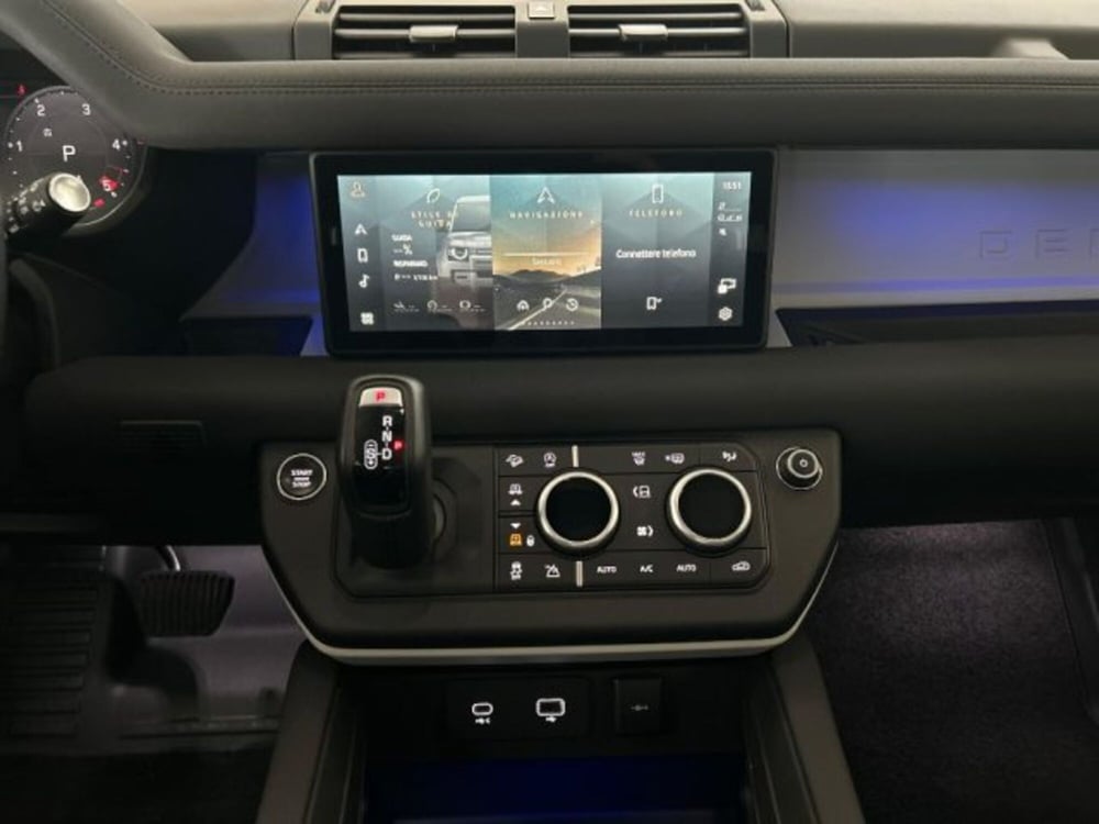 Land Rover Defender usata a Modena (9)