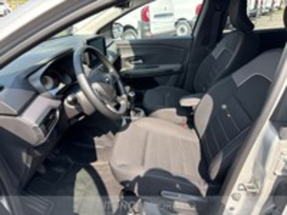 Dacia Jogger usata a Udine (7)
