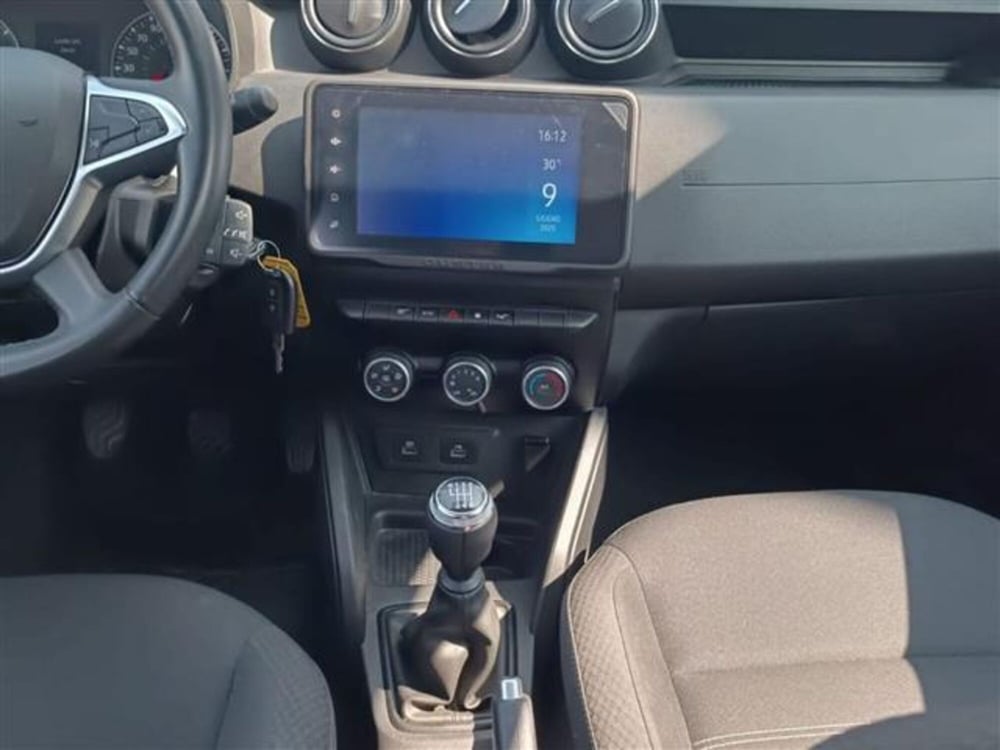 Dacia Duster usata a Livorno (11)