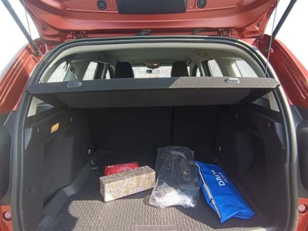 Dacia Duster usata a Livorno (15)