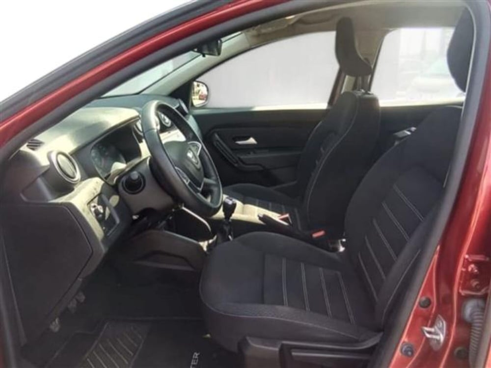 Dacia Duster usata a Livorno (9)