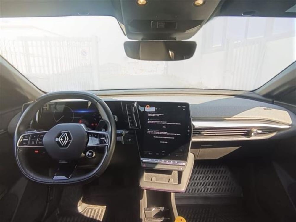 Renault Megane E-Tech Electric usata a Livorno (10)