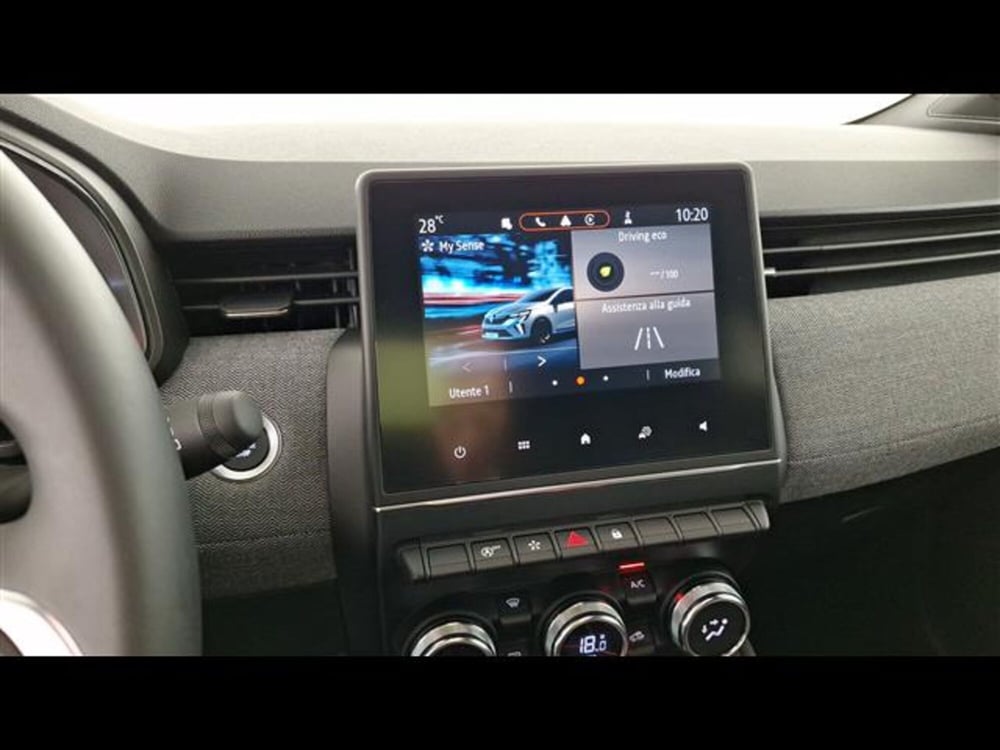 Renault Clio usata a Milano (14)