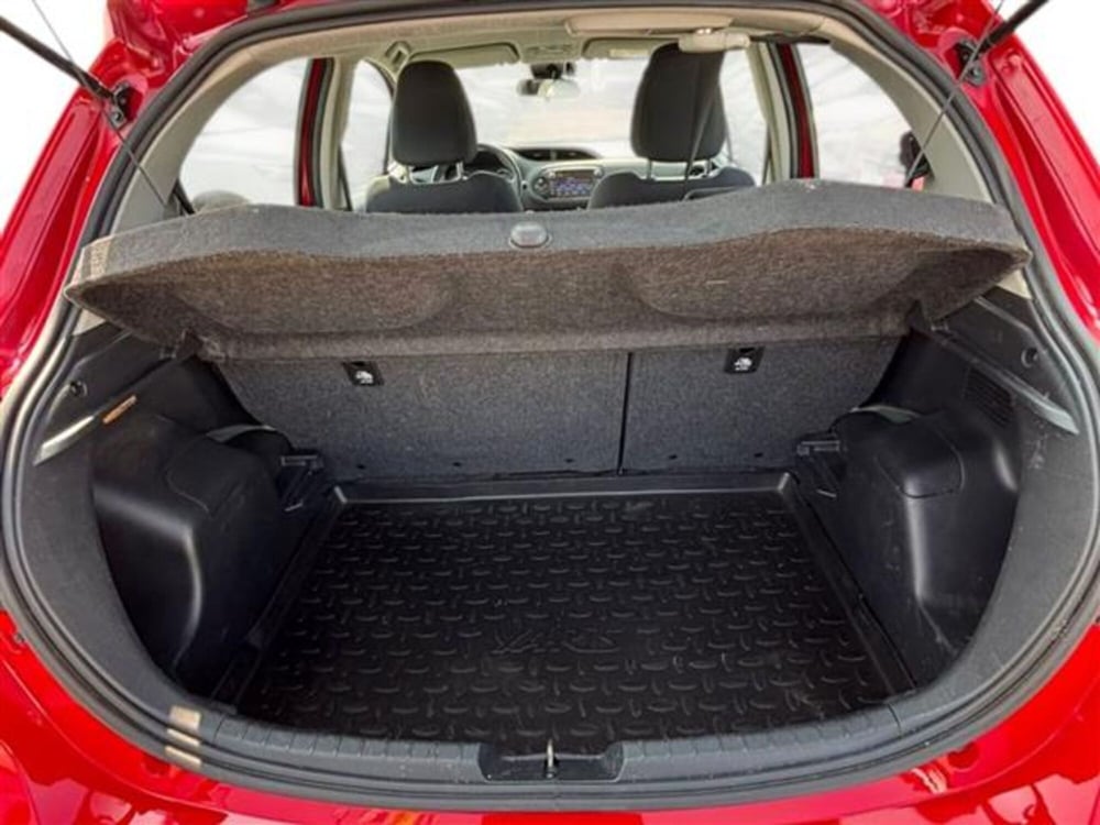 Toyota Yaris usata a Livorno (15)