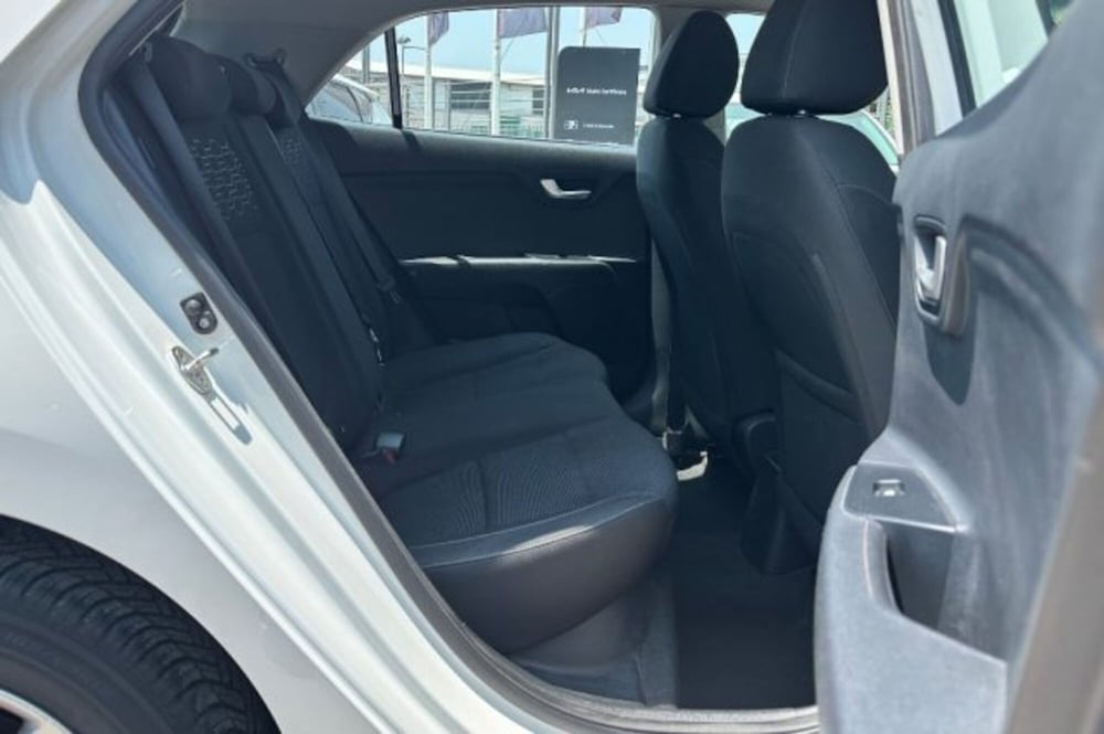 Kia Rio usata a Latina (10)