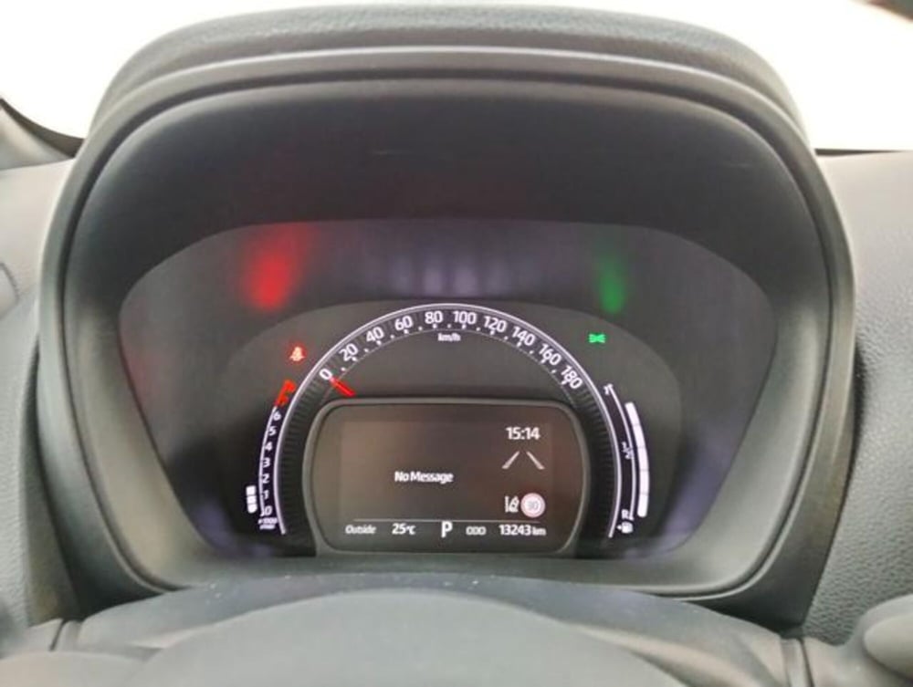 Toyota Aygo X usata a Como (12)