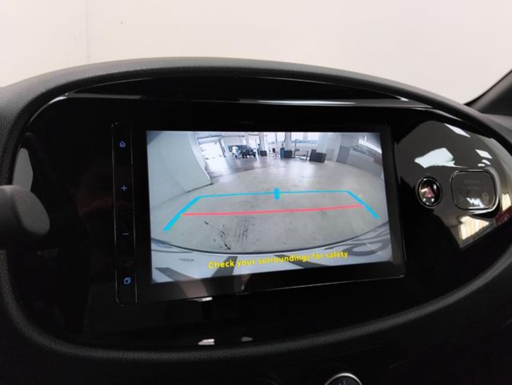 Toyota Aygo X usata a Como (16)