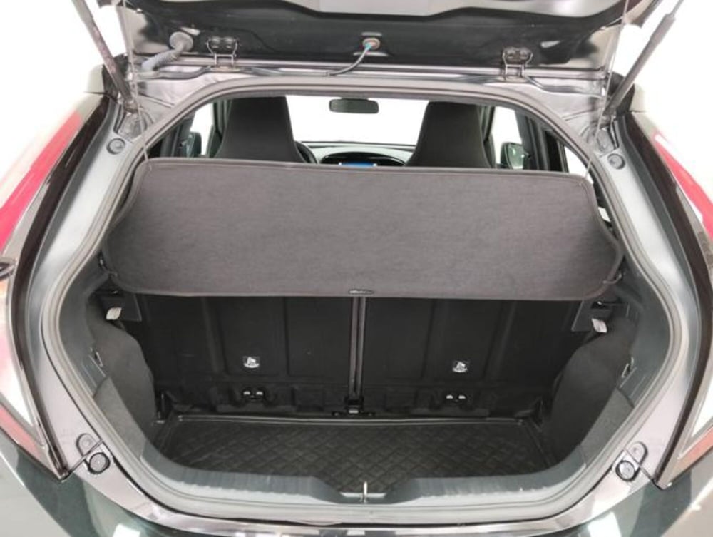 Toyota Aygo X usata a Como (19)