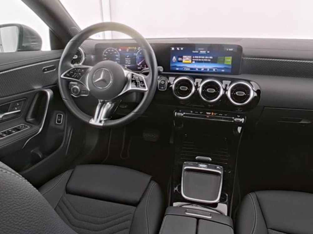 Mercedes-Benz CLA Shooting Brake usata a Milano (7)