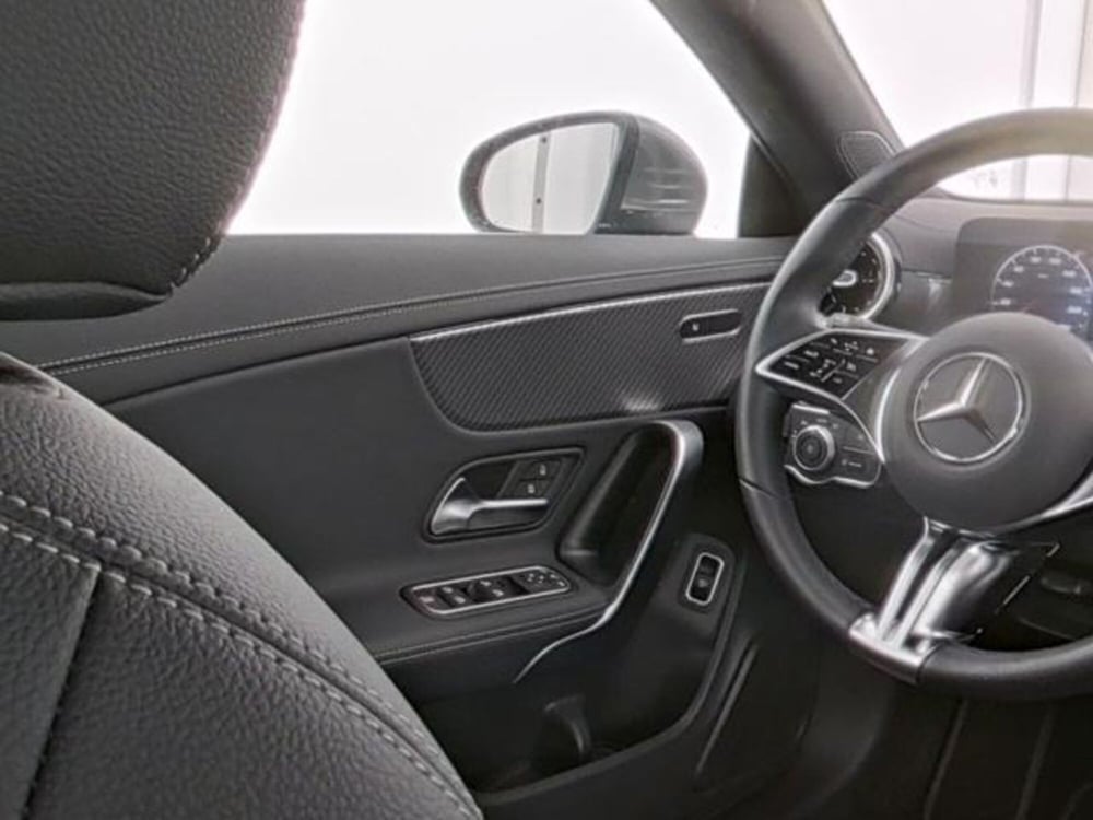 Mercedes-Benz CLA Shooting Brake usata a Milano (9)
