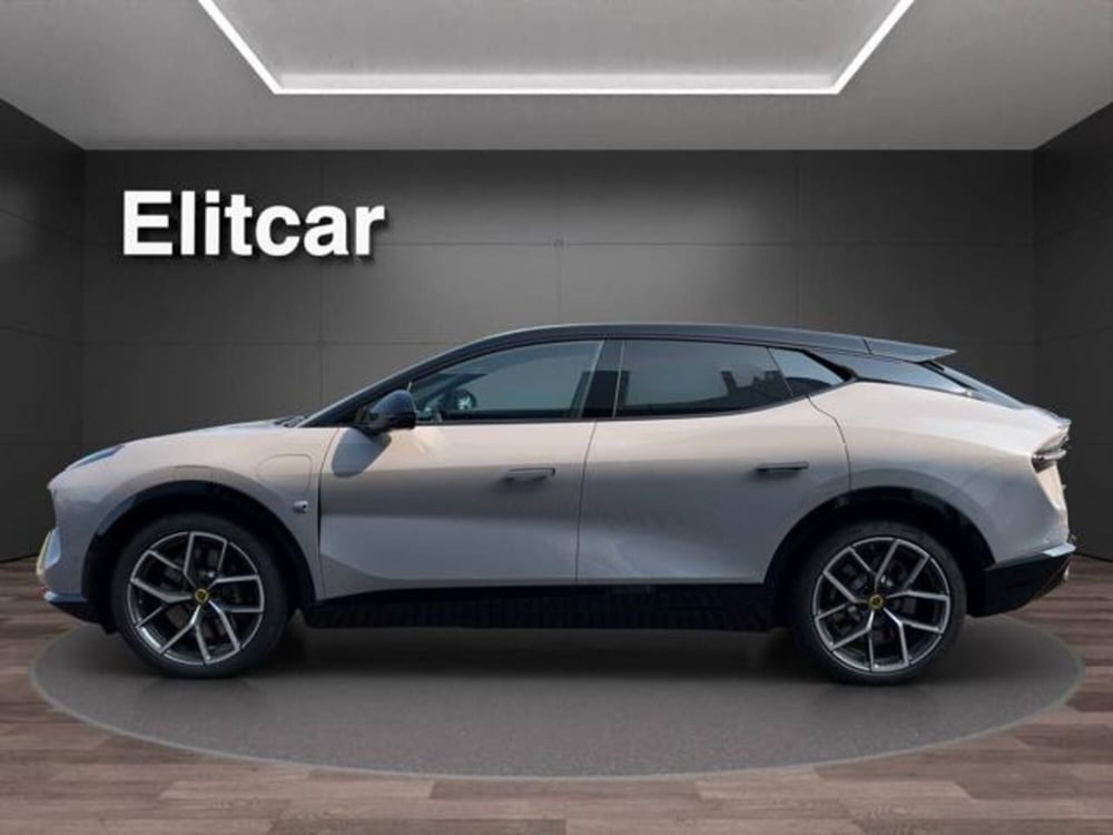Lotus Eletre nuova a Milano (2)