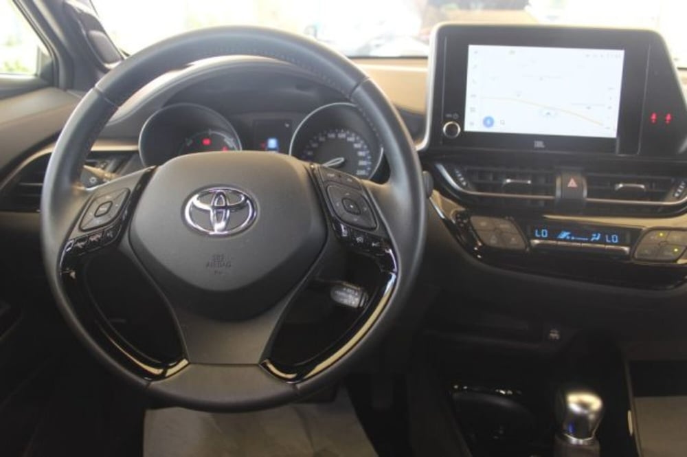 Toyota Toyota C-HR usata a Roma (10)