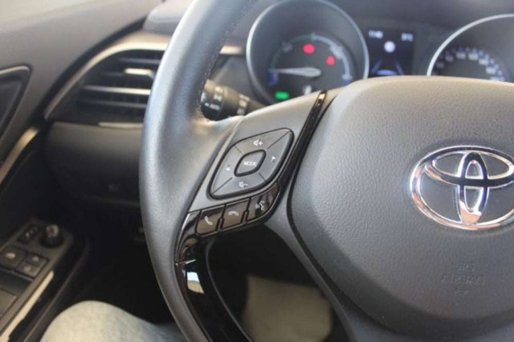 Toyota Toyota C-HR usata a Roma (19)