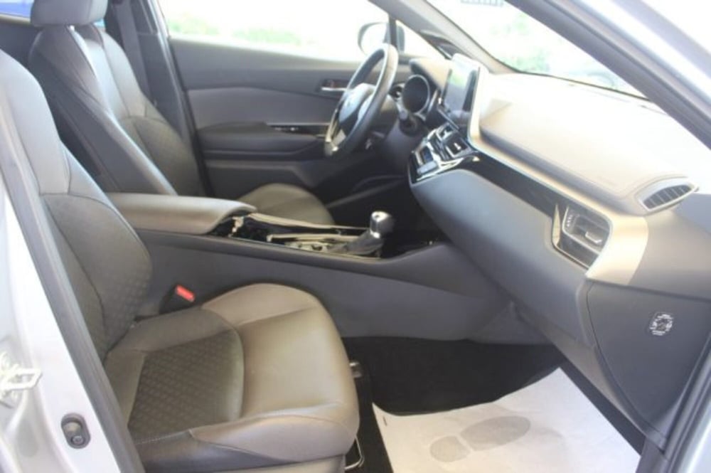 Toyota Toyota C-HR usata a Roma (7)