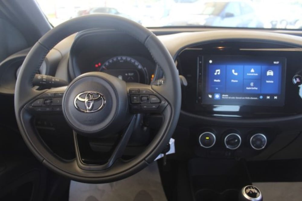 Toyota Aygo X nuova a Roma (11)
