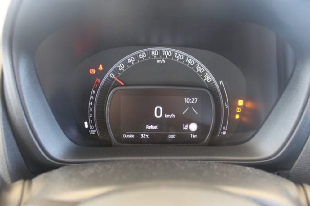Toyota Aygo X nuova a Roma (12)
