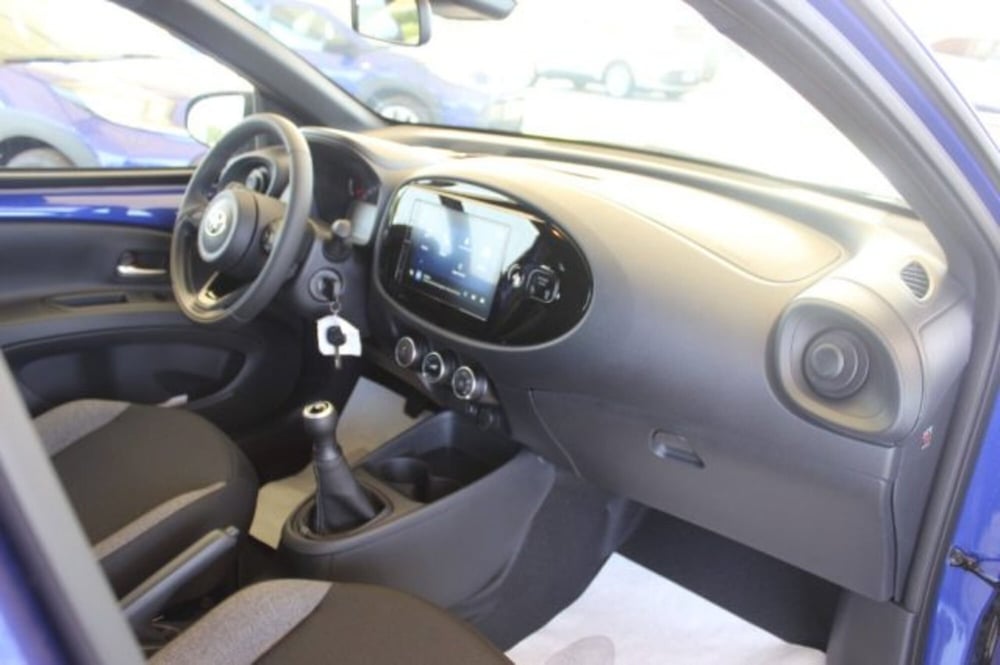 Toyota Aygo X nuova a Roma (7)