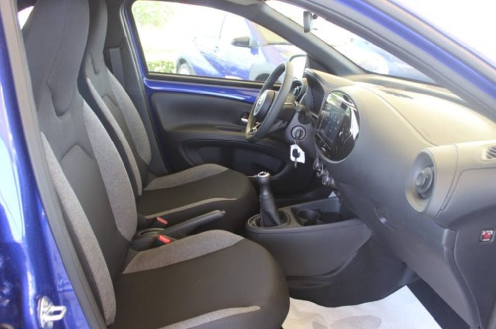 Toyota Aygo X nuova a Roma (8)