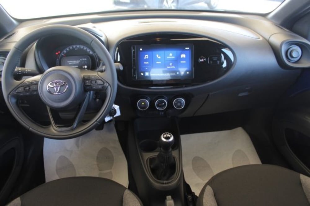 Toyota Aygo X nuova a Roma (10)