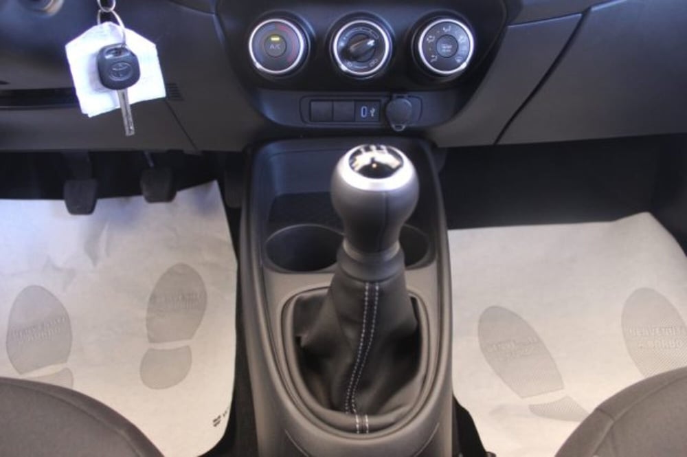Toyota Aygo X nuova a Roma (13)
