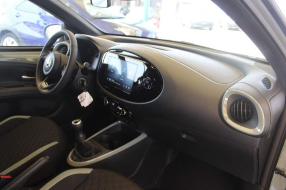 Toyota Aygo X nuova a Roma (8)