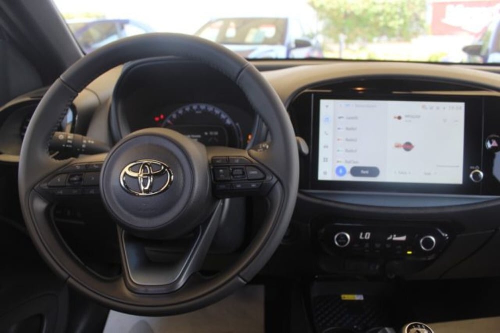 Toyota Aygo X nuova a Roma (12)