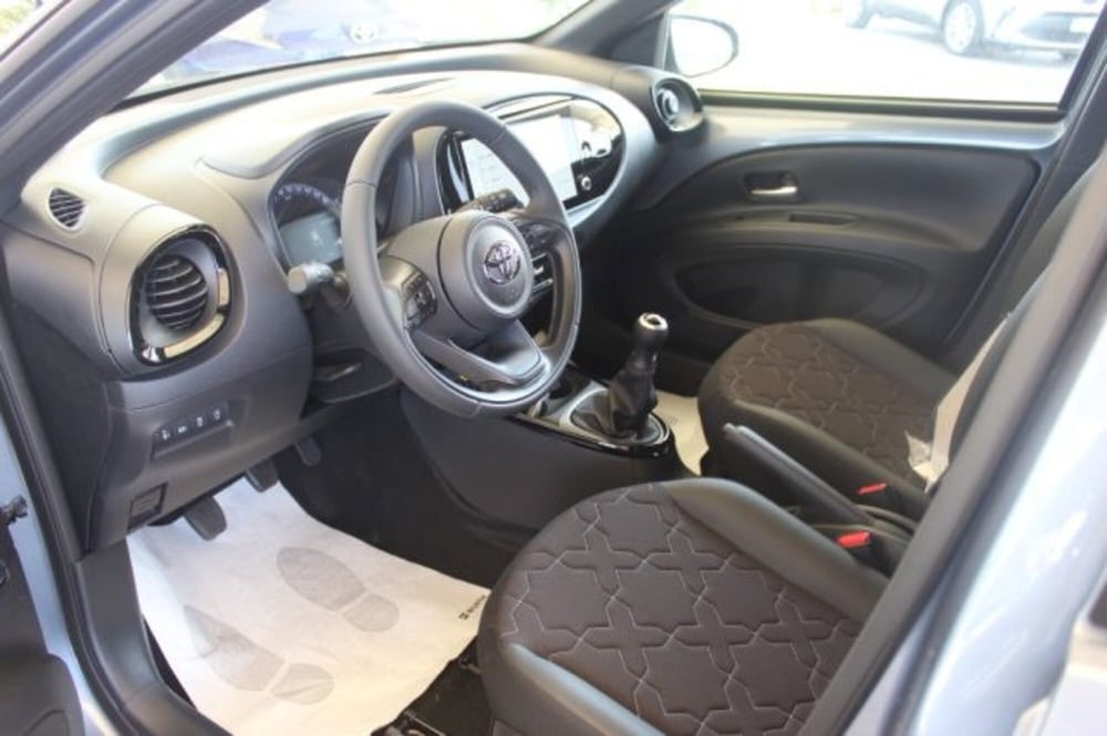 Toyota Aygo X nuova a Roma (15)