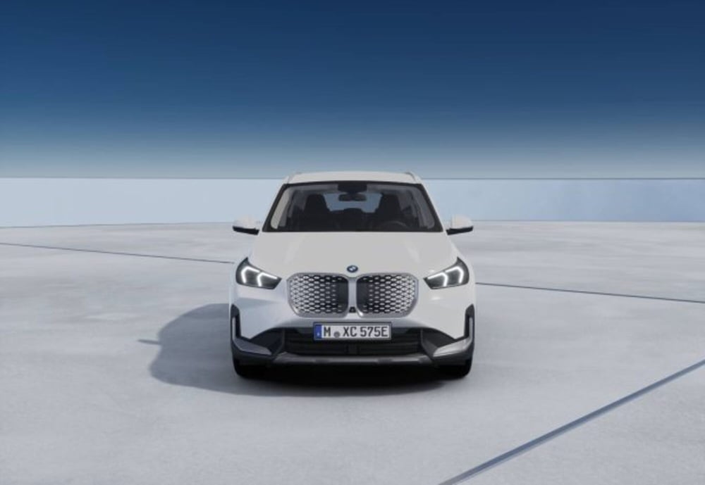 BMW iX1 nuova a Modena (3)