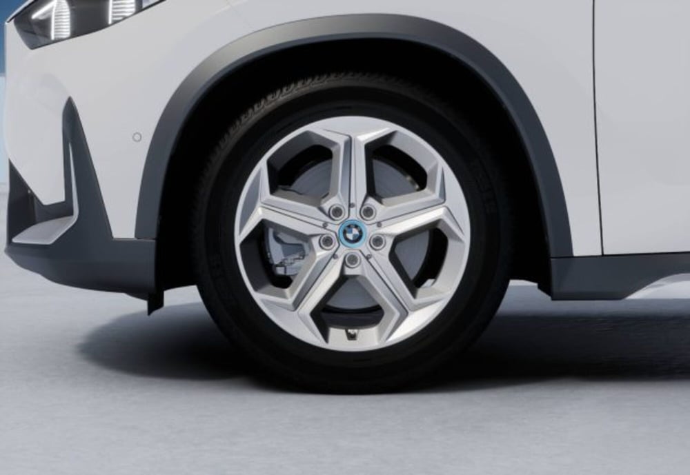 BMW iX1 nuova a Modena (8)