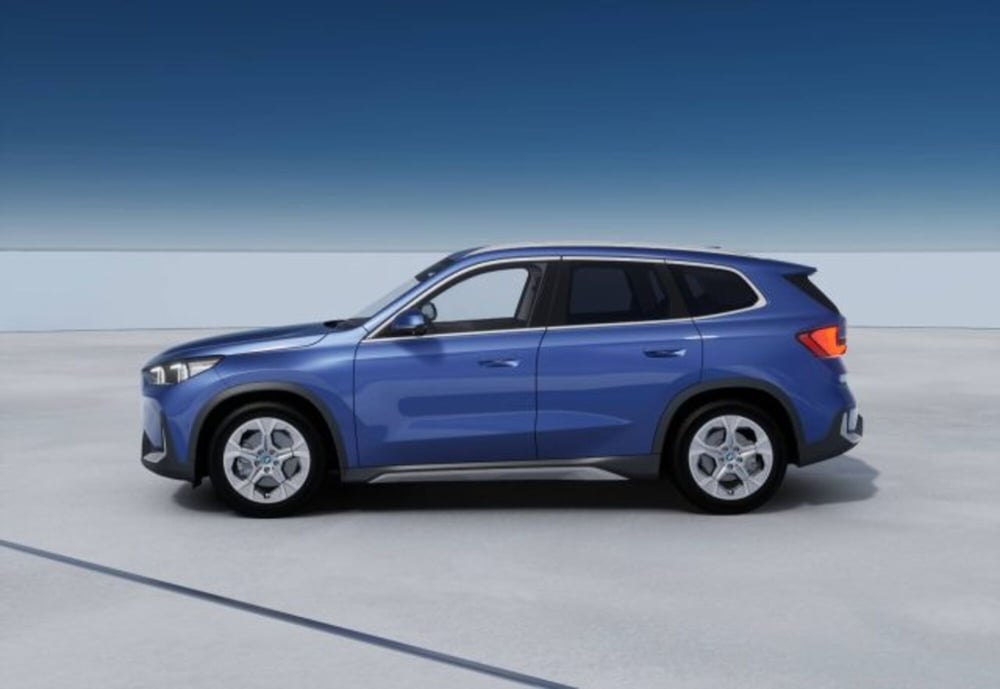 BMW iX1 nuova a Modena (4)