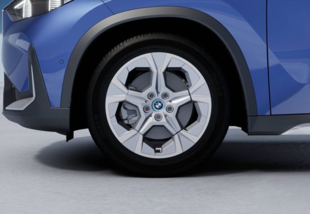 BMW iX1 nuova a Modena (8)