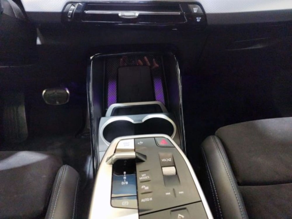 BMW iX1 usata a Modena (9)
