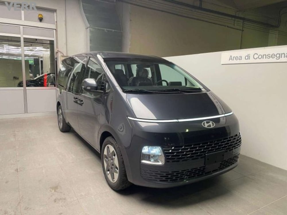 Hyundai Staria nuova a Milano (2)