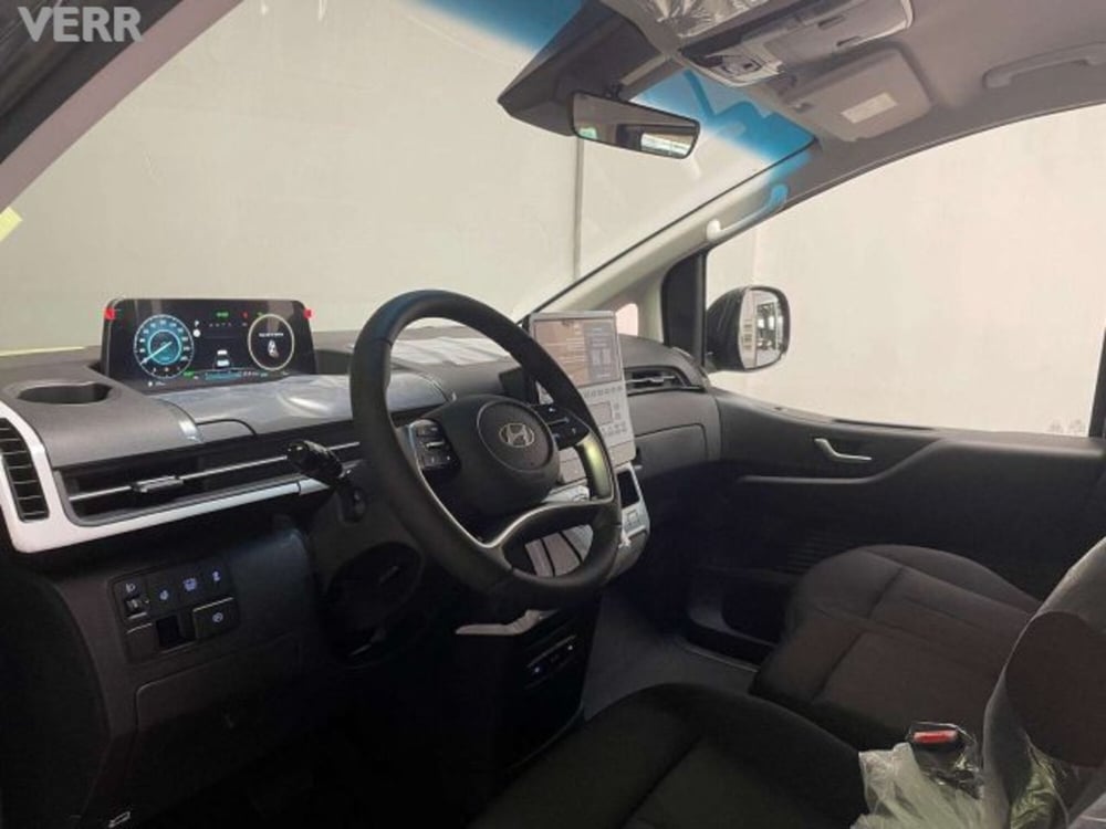 Hyundai Staria nuova a Milano (9)