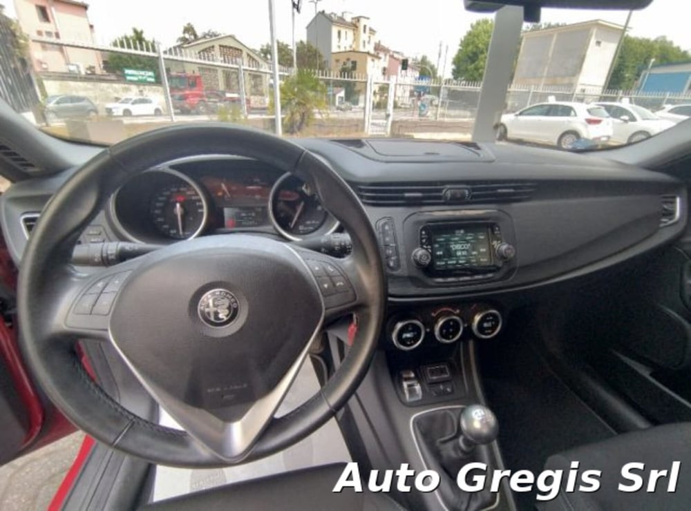Alfa Romeo Giulietta usata a Milano (9)