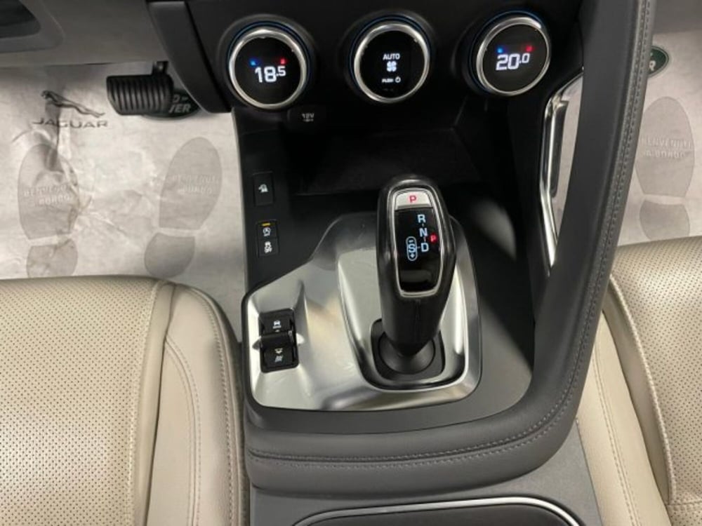 Jaguar E-Pace usata a Cuneo (12)