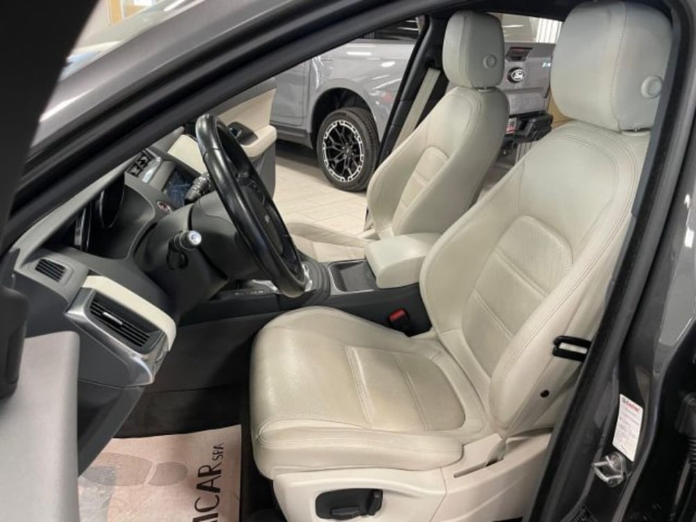Jaguar E-Pace usata a Cuneo (13)