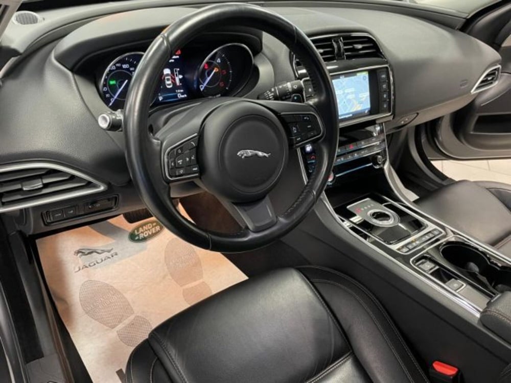 Jaguar XE usata a Cuneo (10)
